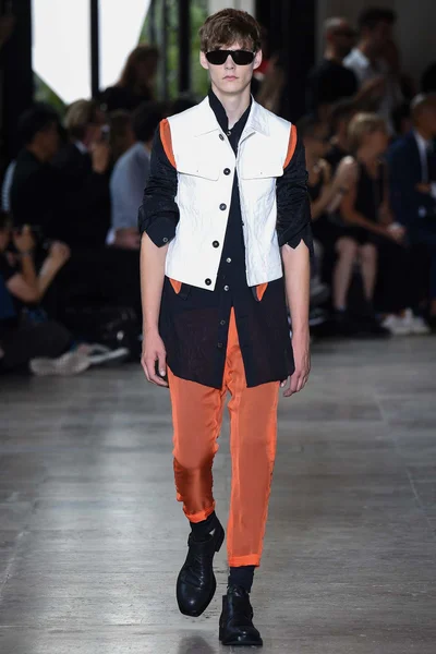 Look 4